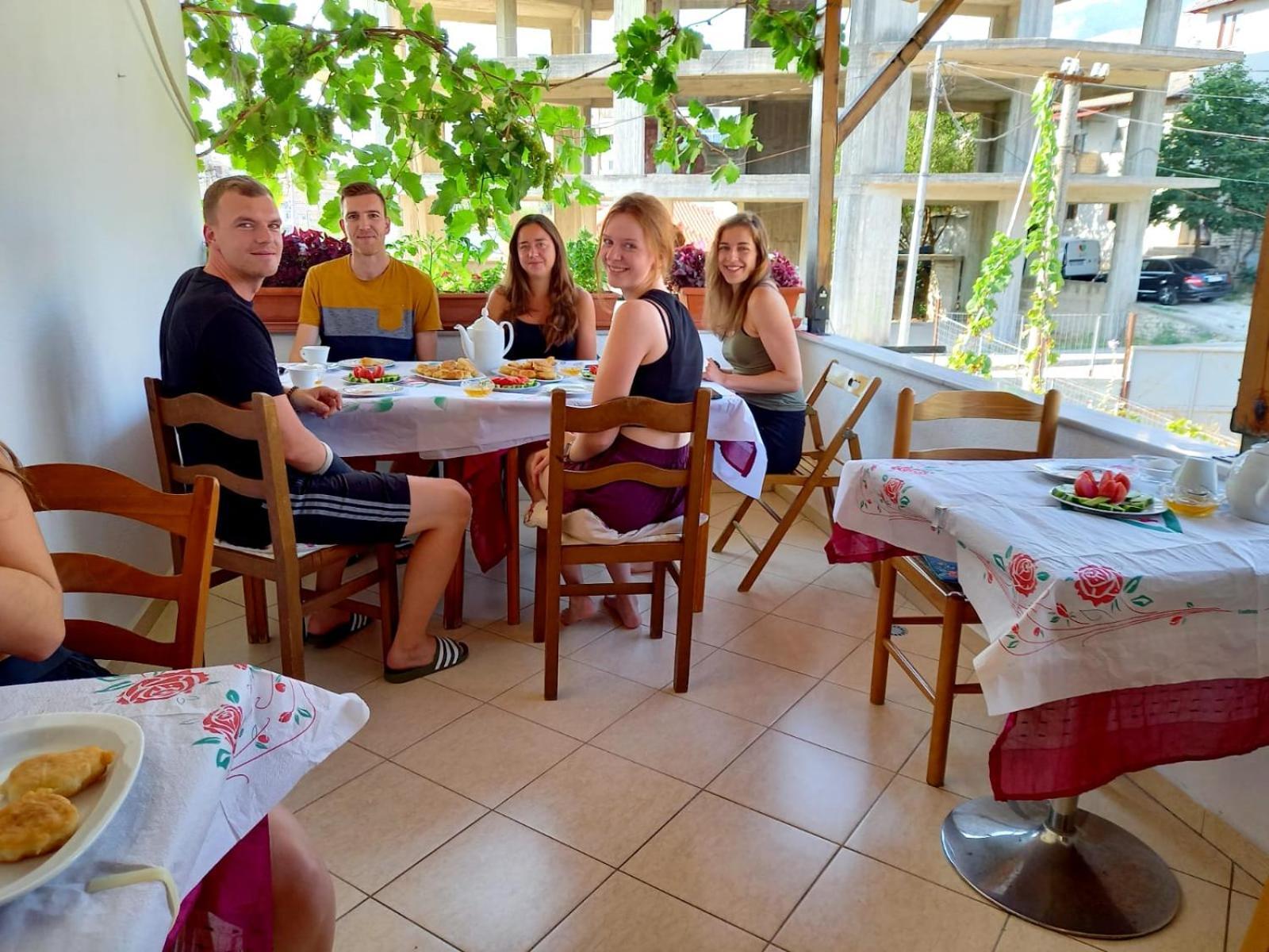 Guesthousemantho Gjirokastër Esterno foto