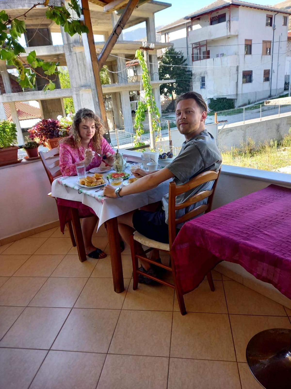 Guesthousemantho Gjirokastër Esterno foto
