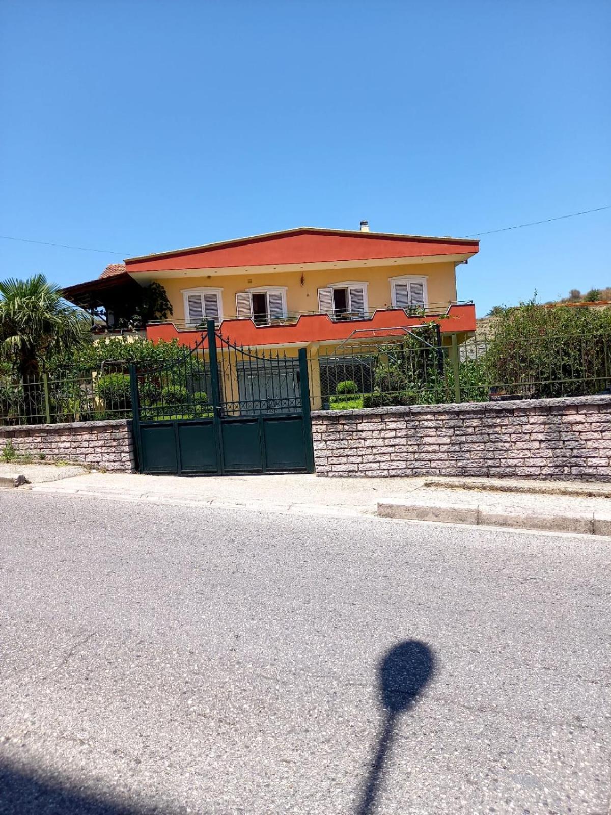 Guesthousemantho Gjirokastër Esterno foto