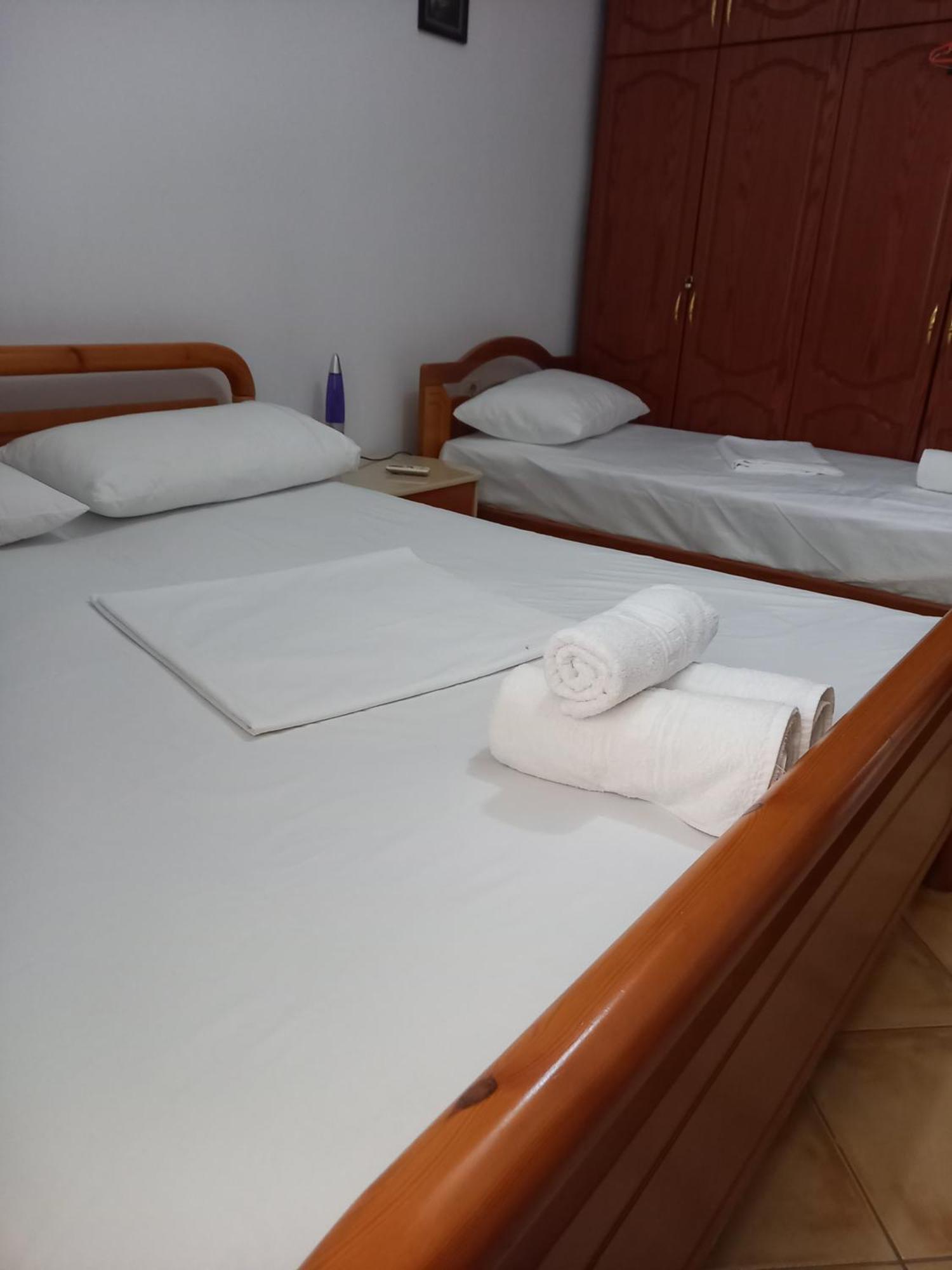 Guesthousemantho Gjirokastër Esterno foto