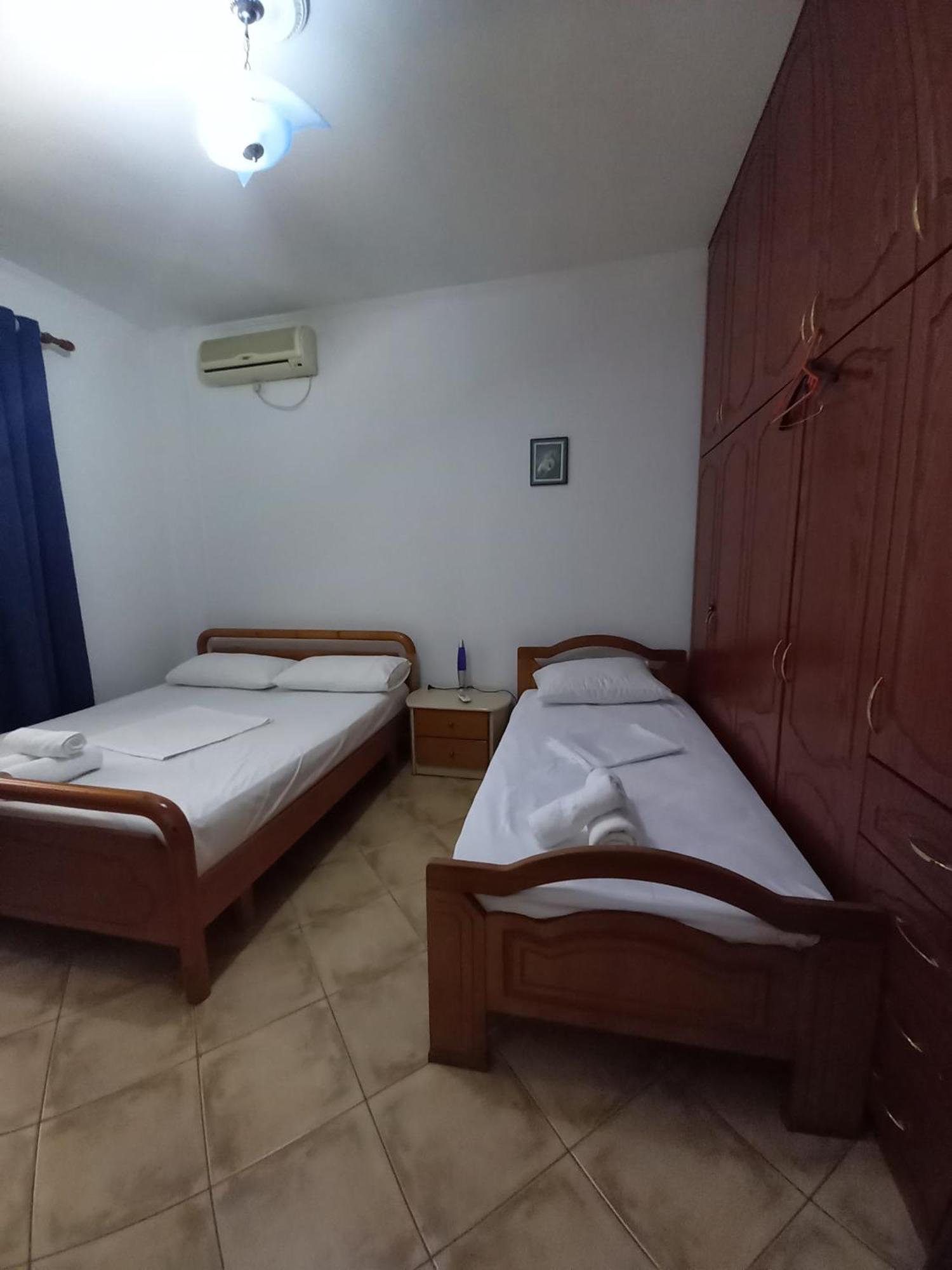 Guesthousemantho Gjirokastër Esterno foto
